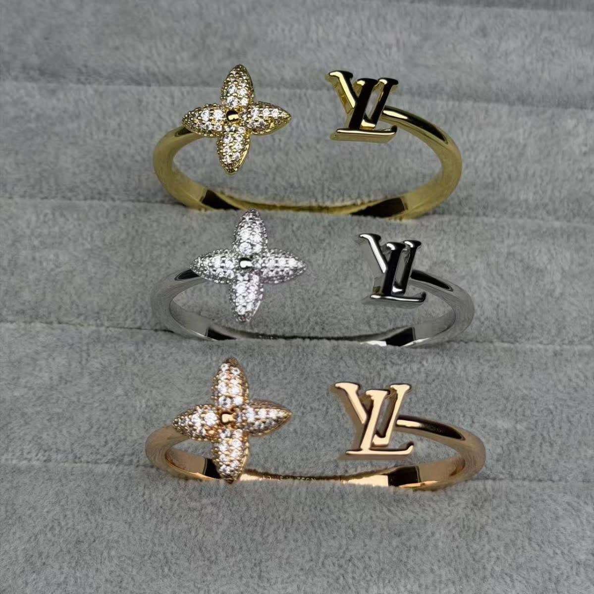 Van Cleef & Arpels Ring Van Cleef & Arpels Ring